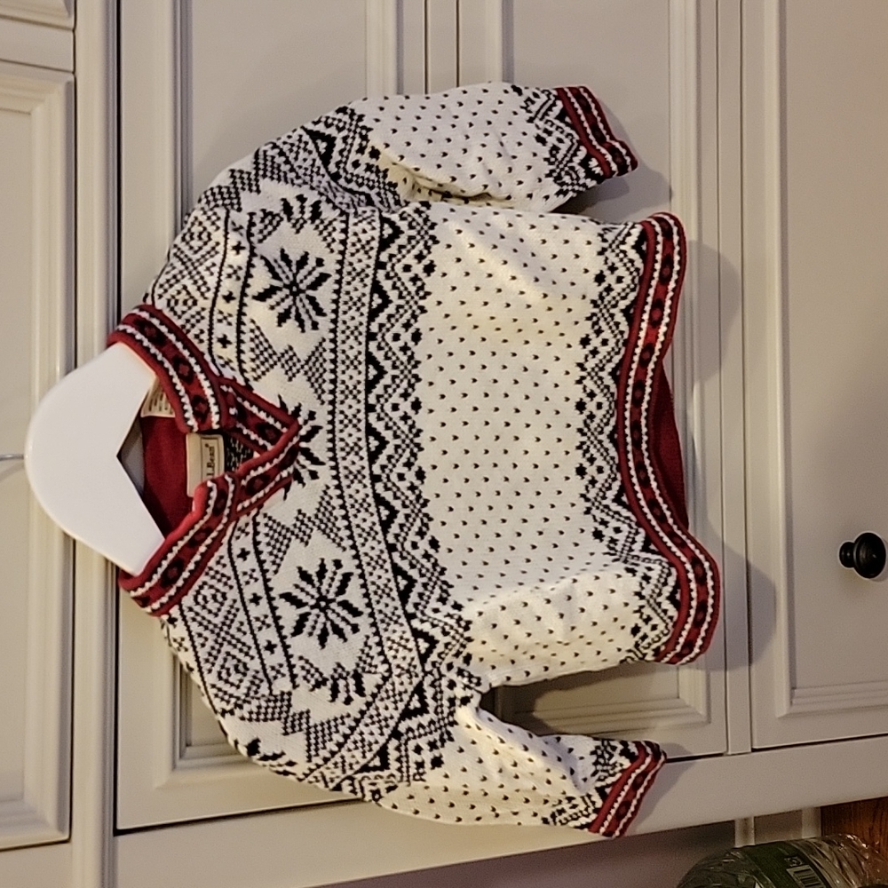 LL Bean toddler boys sweater. Size 2.